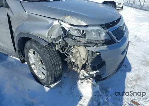 2014 Kia Sorento Lx z USA, uszkodzony, nr VIN 5XYKT3A68EG507458